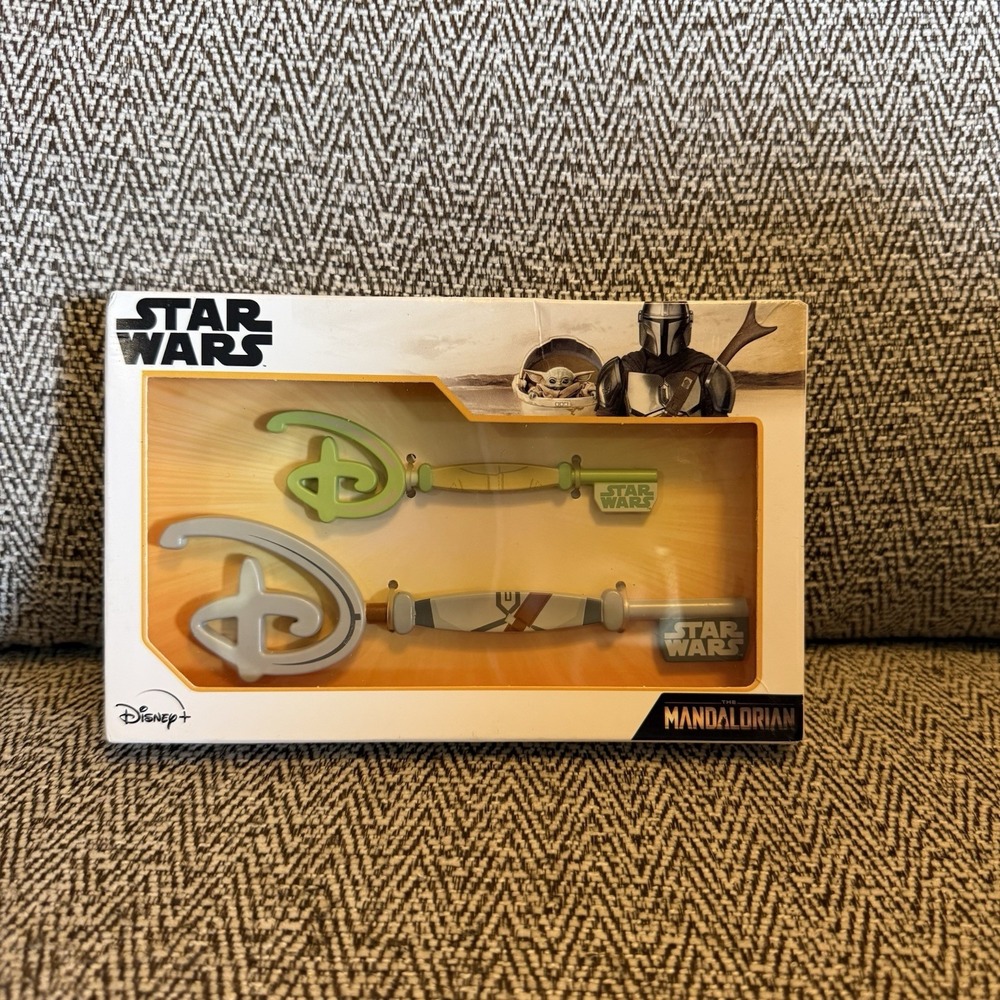 Disney Star Wars The Mandalorian Collectible Key Set New Baby Yoda Grogu New Box